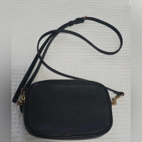 Aritzia Handbags - NWOT Aritzia Auxillary Leather Mini Cross Body Bag